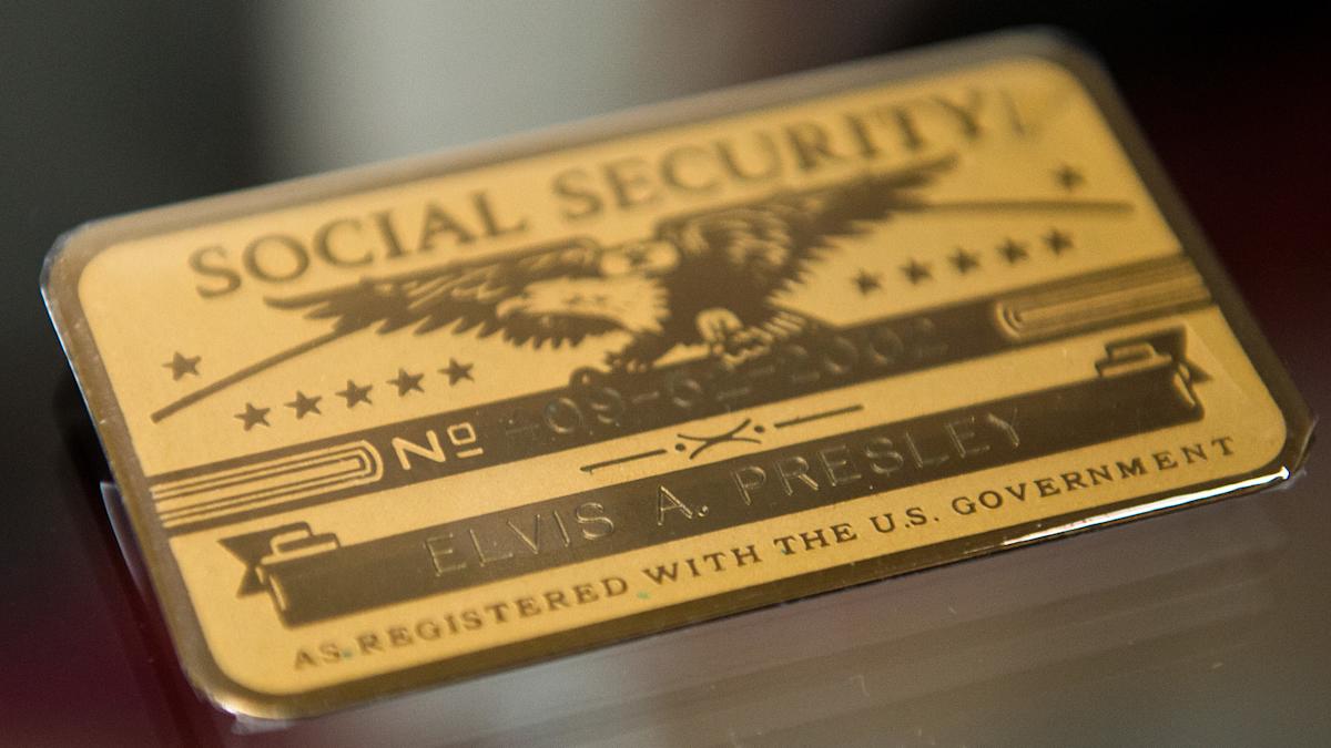 Trump floats gold Social Security cards on trip to Memphis after digging $169B hole for program. Guard your retirement