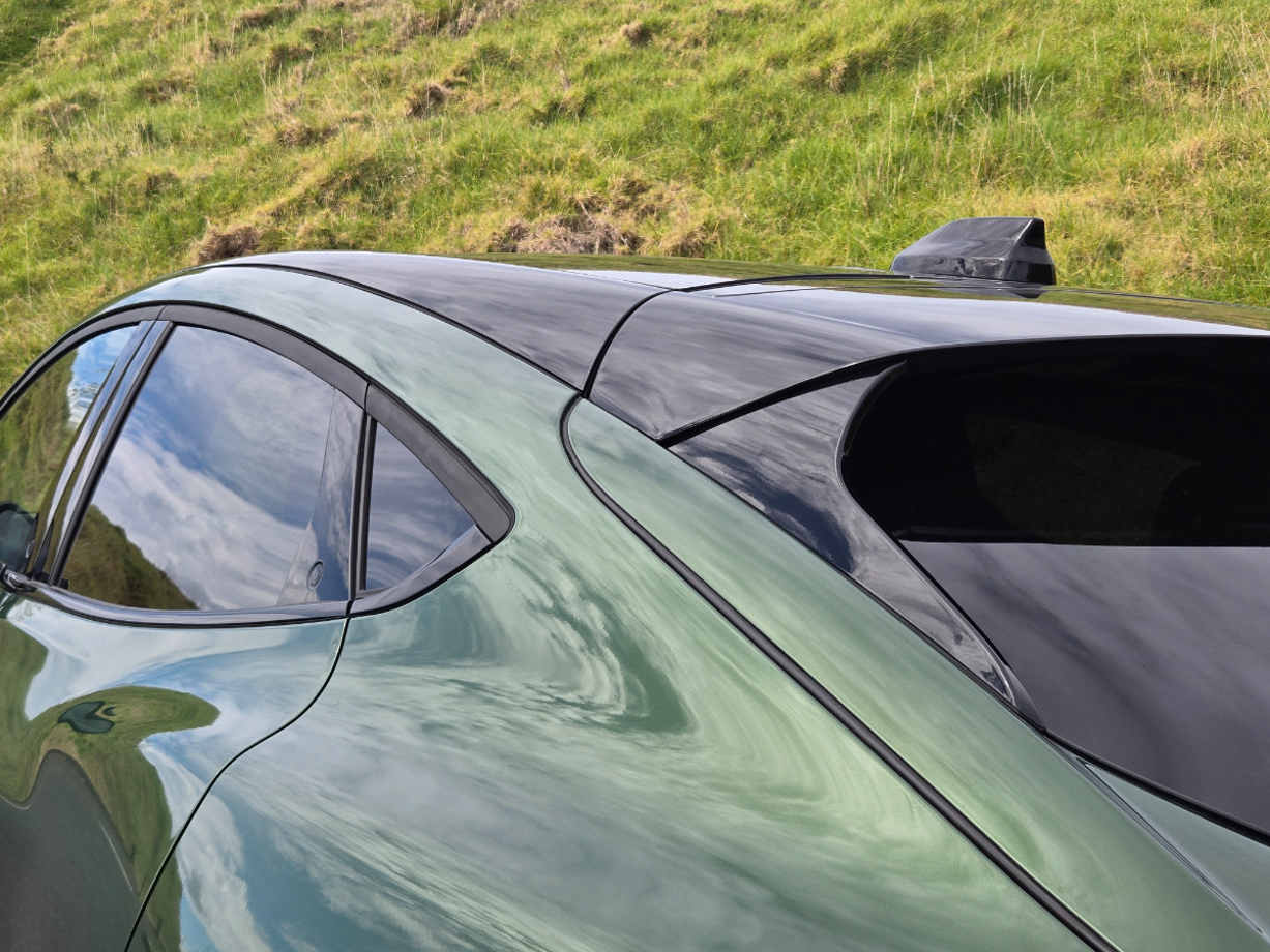 Ford Mustang Mach-E Select.