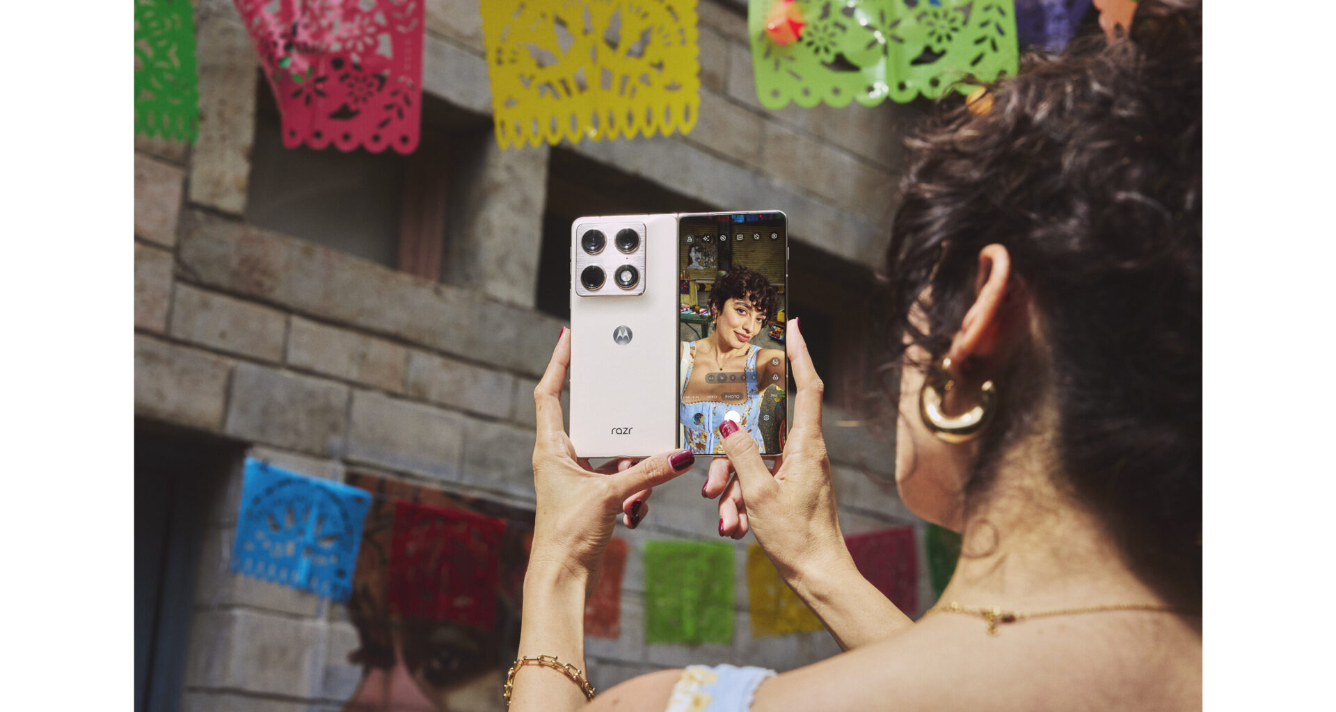 motorola razr fold redefines productivity and play, marking a new era for razr and foldables