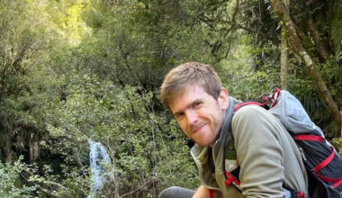 SunLive - Mother of missing doctor calls for fresh search