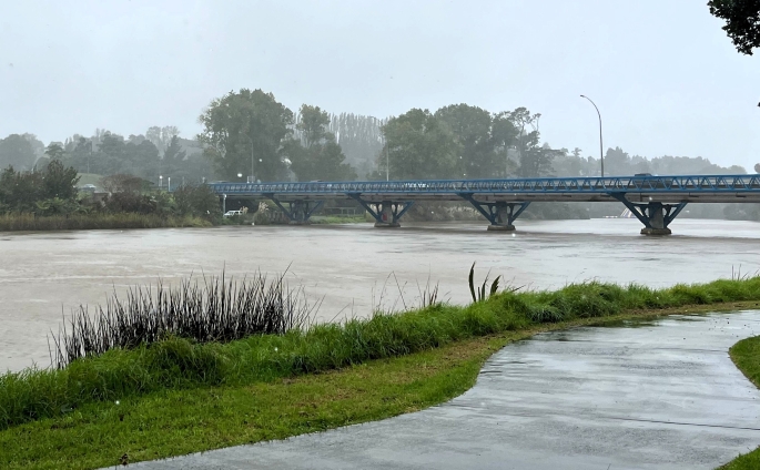 SunLive - Bridge slip stabilised but cycle path stays shut