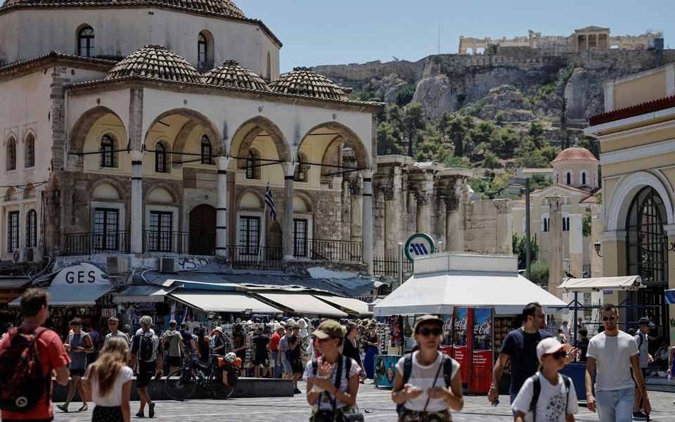 UK tour operator delays profit forecast