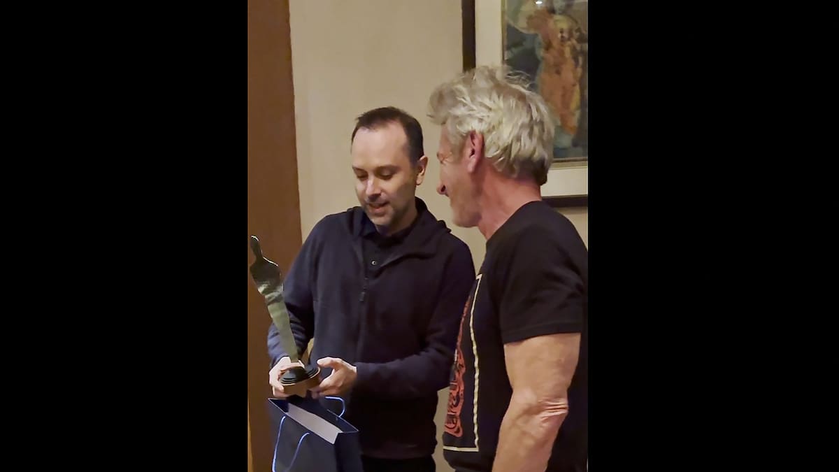 Ukraine rail gives actor Sean Penn an ‘Oscar’ made from train carriage hit by Russia