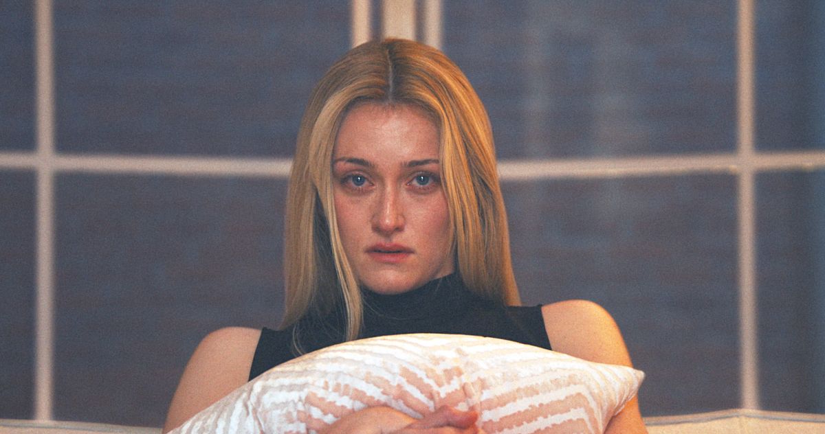 Carolyn Is Trapped in a Bottle Episode