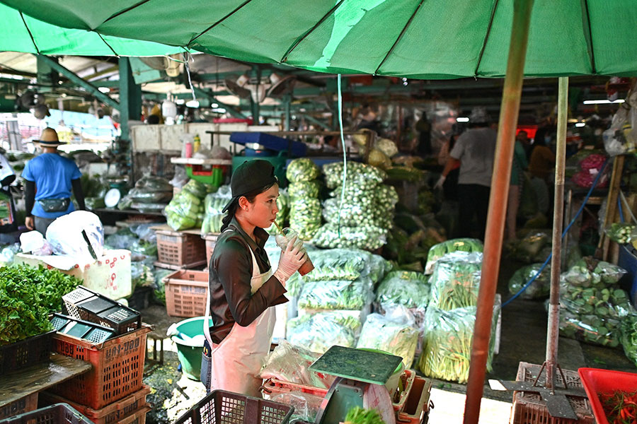 Thailand warns of heat stroke risk as country enters hot season