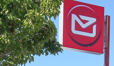 SunLive - Reprieve for Pāpāmoa post store