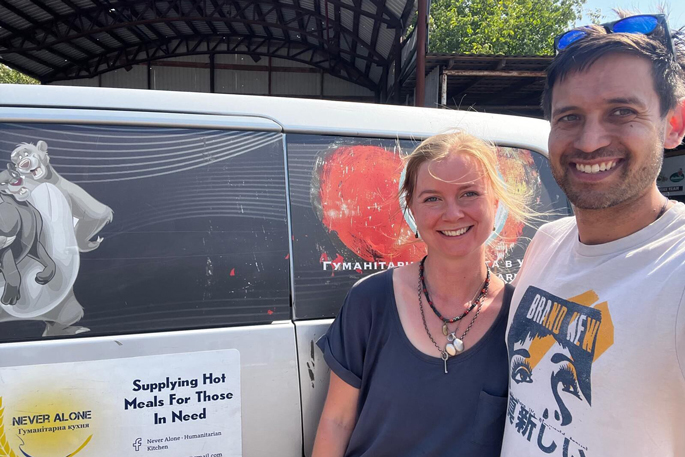 SunLive - Tauranga woman finds true love in a war zone