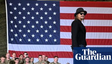 Army investigates after two helicopters hovered by Kid Rock’s pool as he saluted | Kid Rock