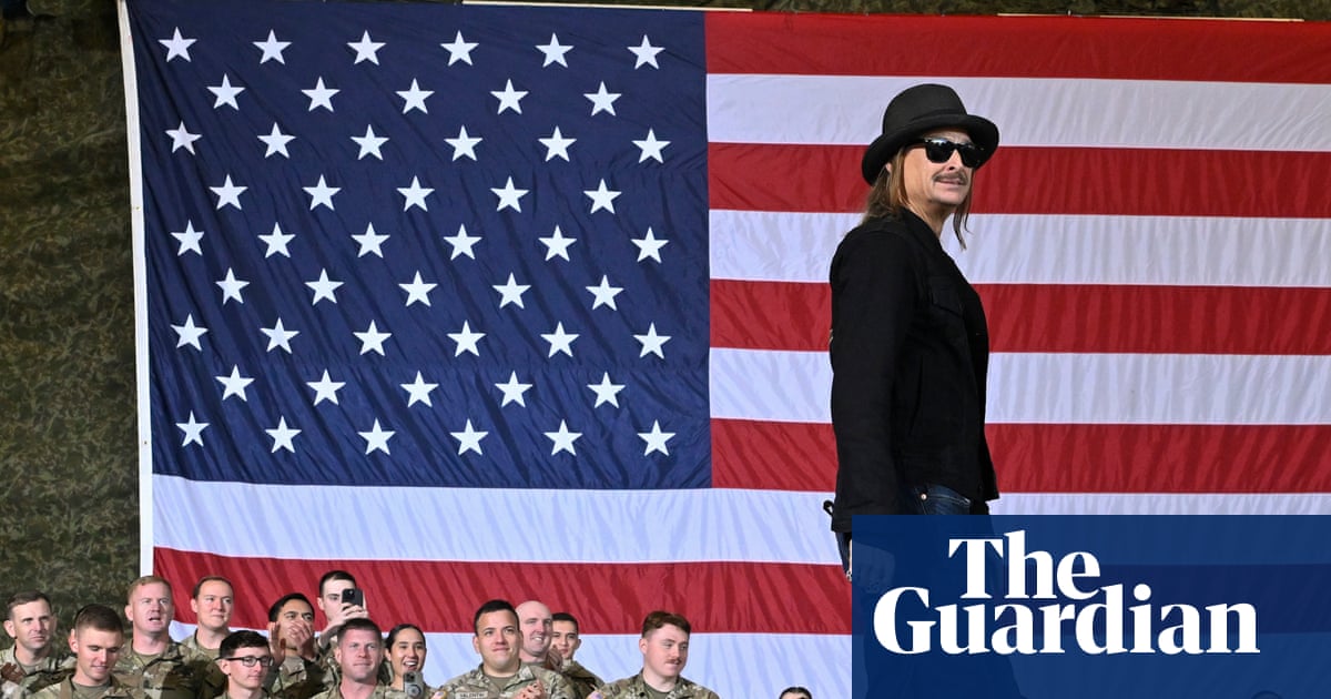Army investigates after two helicopters hovered by Kid Rock’s pool as he saluted | Kid Rock