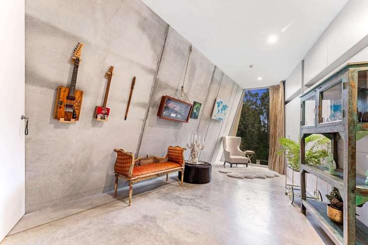 138 Mahurangi West Road, in Auckland's Mahurangi West, was designed by architect Pip Cheshire for artist Terry Stringer. Photo / Supplied