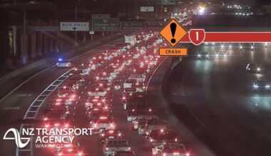 Car flips in 3-vehicle crash on Auckland’s Northern Motorway, lanes blocked near harbour bridge