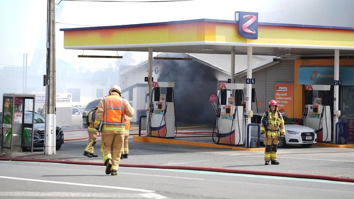 Fire in central Auckland near Z petrol station sends thick black smoke over Ponsonby