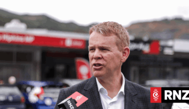 Labour leader Chris Hipkins denies misleading public over Covid vaccine risk to under 18s