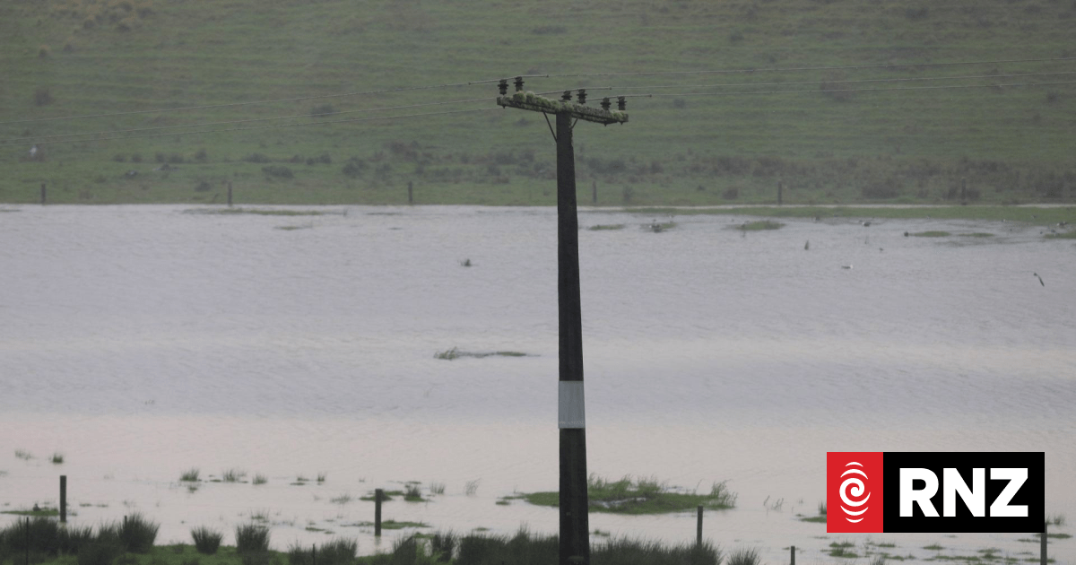 Live: Floods close highways as heavy rain hits North Island