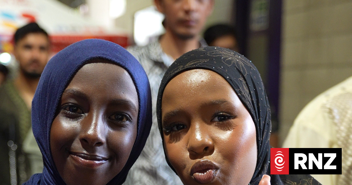 Muslims mark end of Ramadan with Eid celebrations