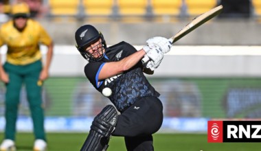 Live cricket: White Ferns v South Africa Proteas women - fourth T20