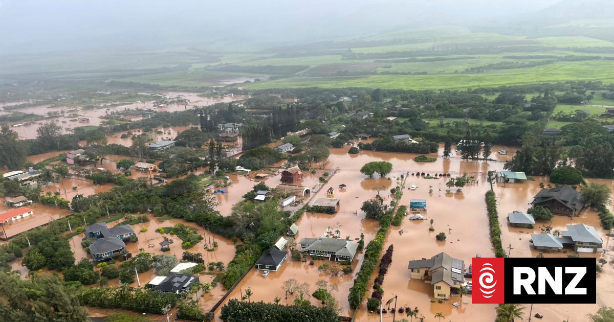 Hundreds rescued, evacuated as catastrophic flash floods hit Oahu