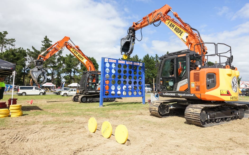 Steven George doing the Connect Challenge at the national digger competition