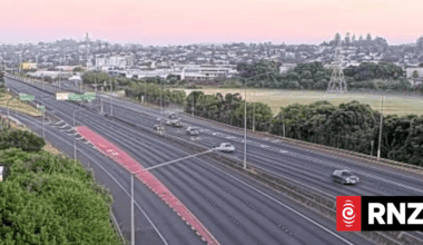 Multiple crashes block lanes, people injured