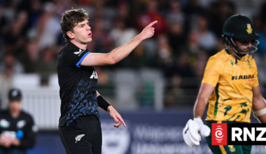 Black Caps crush South Africa to take series lead