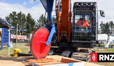 Slicing pizza using a digger: How to win the national digger operator title