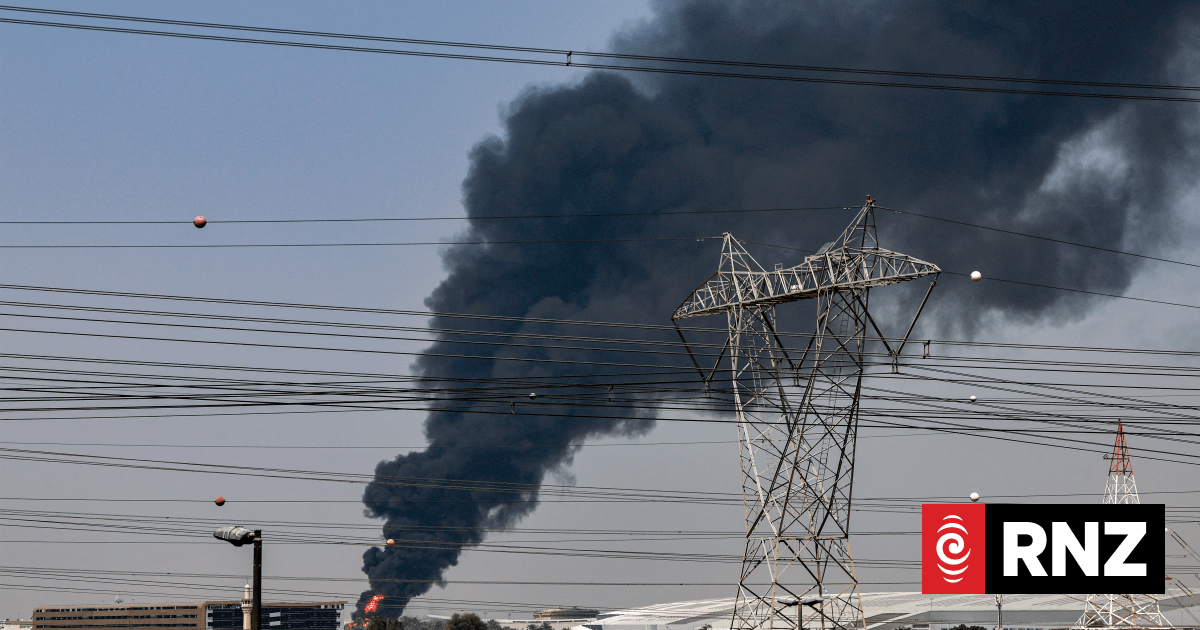 'We feel abandoned': Kiwi in Dubai describes fear, chaos and lack of consular support