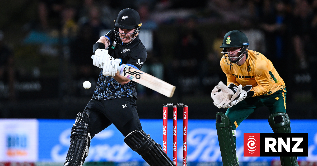 Black Caps thump South Africa to level T20 series in Hamilton