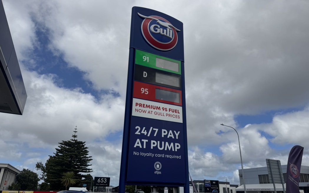 Gull Rosebank East has run out of fuel.