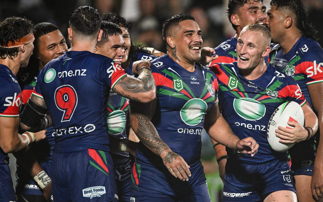 NZ Warriors team celebrate, NZ Warriors v Canberra Raiders, round 2 of the NRL Telstra Premiership at Go Media Stadium.