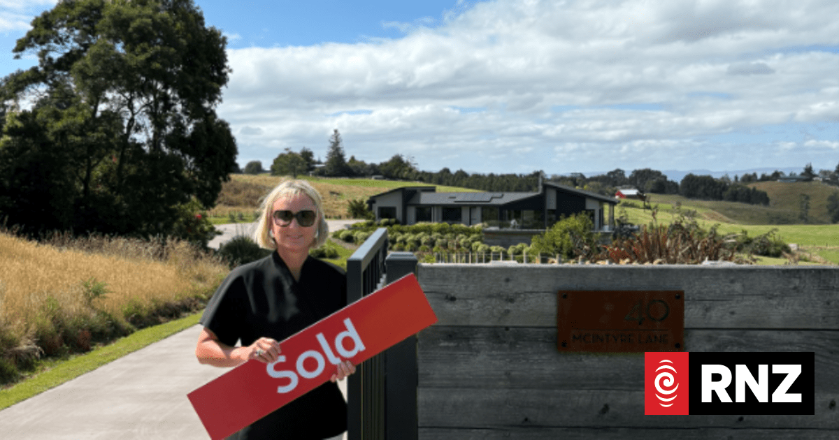 Feilding, Whanganui, Upper Hutt clock up first $2m house sales