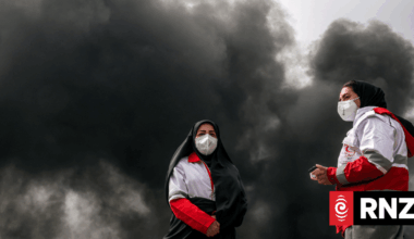 Oil falls over 6% as Trump predicts Middle East de-escalation