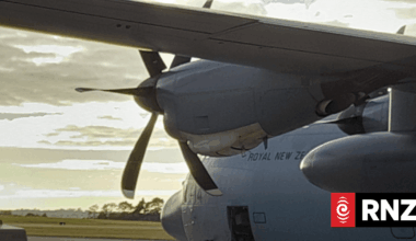 Government working 'around the clock' to help New Zealanders stranded in Middle East