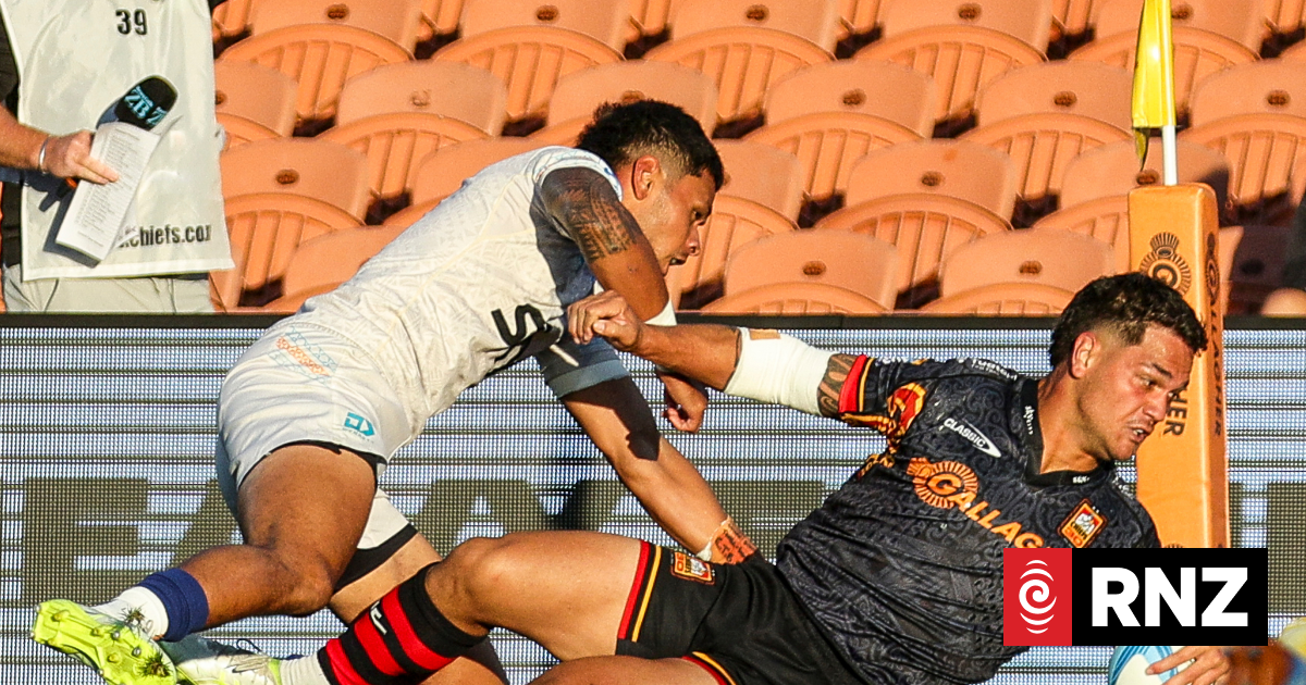 Carter scores hat trick as Chiefs run riot over Moana Pasifika in Super Rugby Pacific