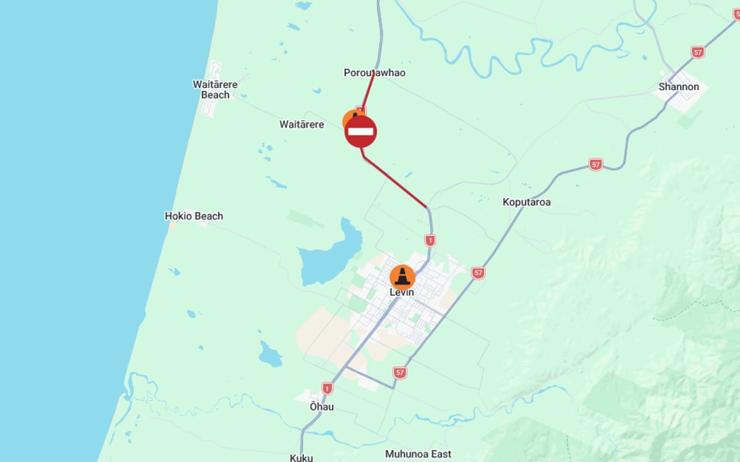 State Highway 1 closes in both directions near Levin after crash