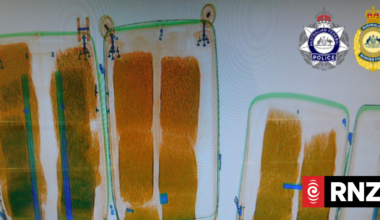 Watch: NZ woman's brazen meth-smuggling attempt discovered at Sydney border