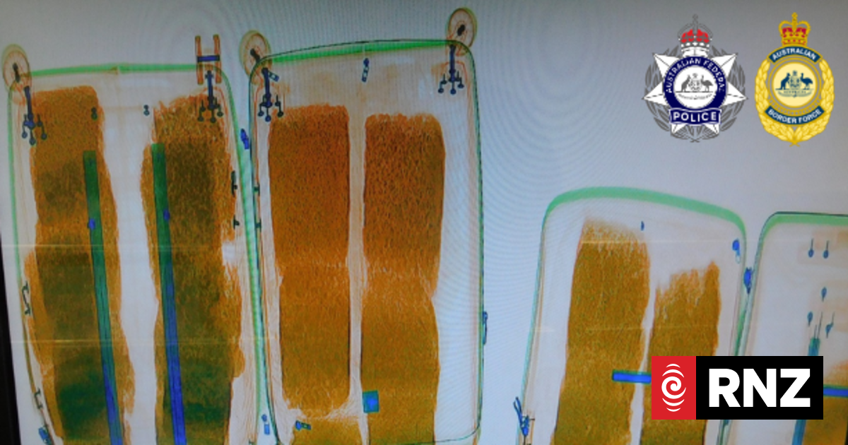 Watch: NZ woman's brazen meth-smuggling attempt discovered at Sydney border