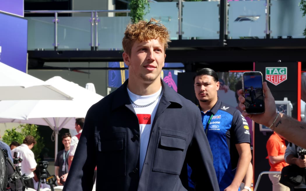 Liam Lawson has finished seventh in the Chinese Grand Prix sprint race in Shanghai.