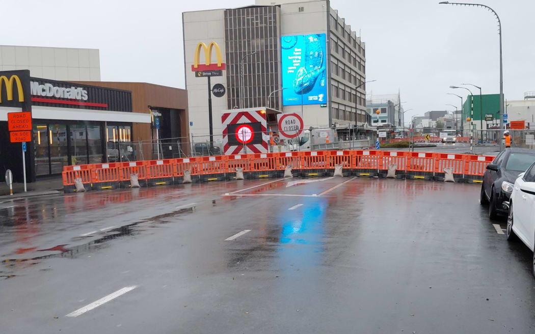 Businesses on Queens Drive and High Street in Lower Hutt are resigned to months of roadworks which are expected to cause more congestion in the city.