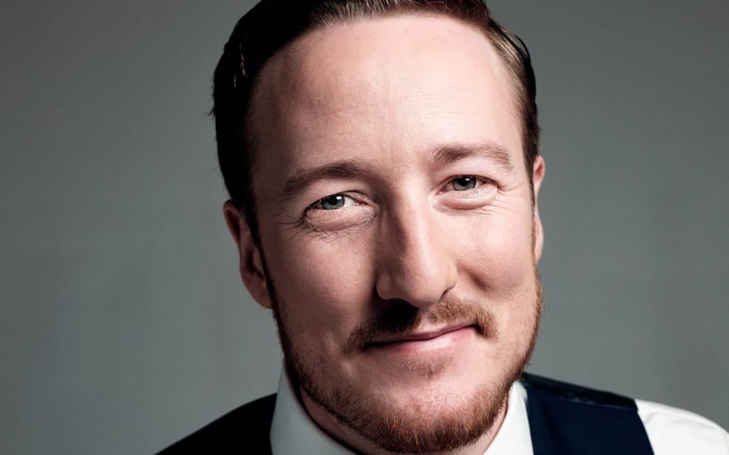 King's Singer, Chris Bruerton