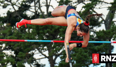 Pole vaulter Eliza McCartney stakes claim for world indoor selection with national title