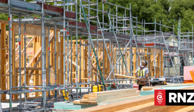 Almost 8000 construction, manufacturing jobs gone