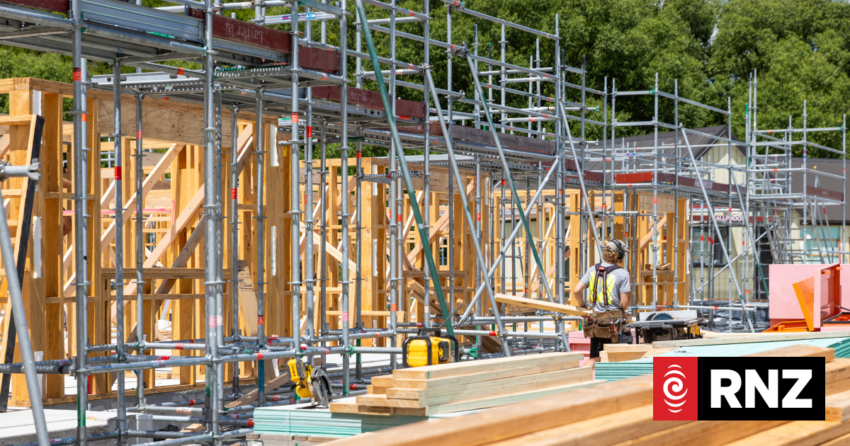 Almost 8000 construction, manufacturing jobs gone