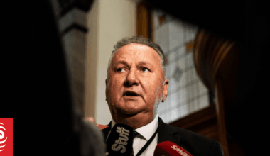 Shane Jones labels critics of fisheries bill as 'noisy voices'
