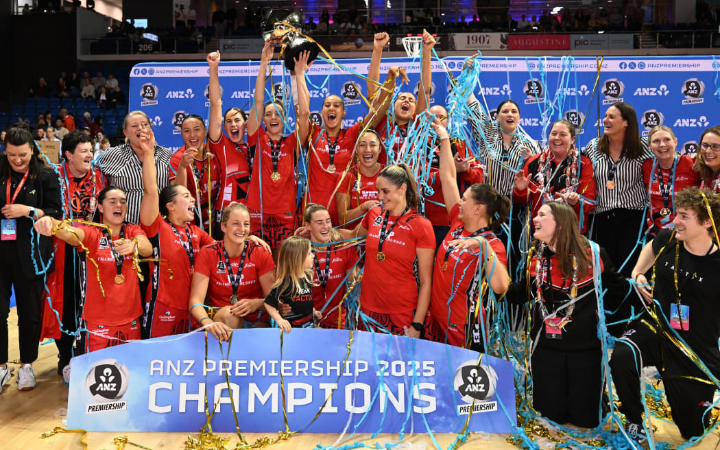 A team photo of the Tactix players as they celebrate winning the final. Northern Mystics versus Mainland Tactix. ANZ Premiership Netball Grand Final.