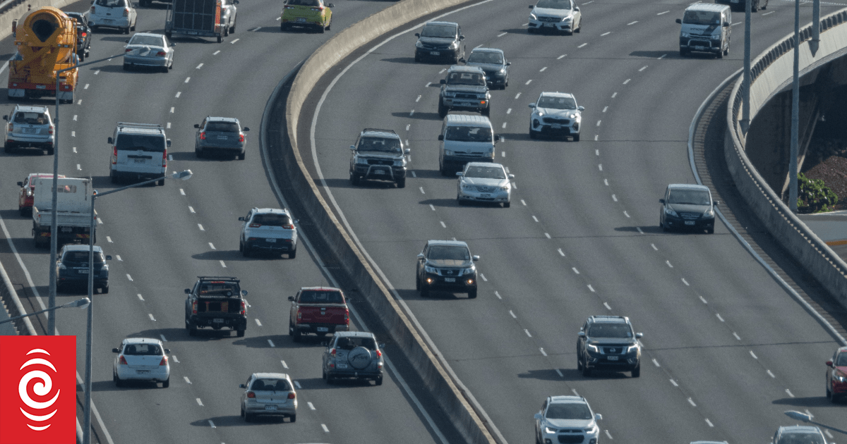 Delays on Auckland's Southern Motorway after multi-vehicle crash