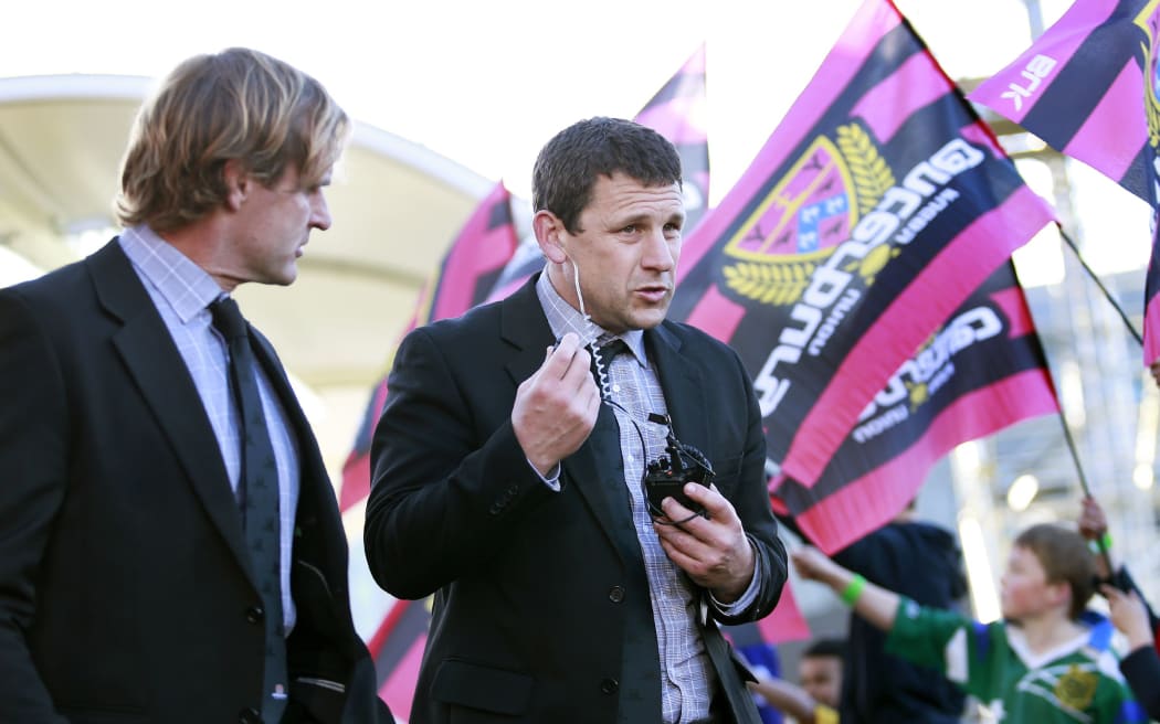 Jason Holland (R) with Canterbury head coach Scott Robertson