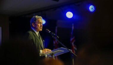 Peters announces proposal to overhaul energy sector