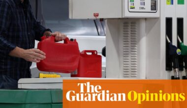 Pointing fingers at Australia’s petrol ‘panic buyers’ only fuels demand – and hides who really is to blame | Tarryn Phillips, Danielle Couch and Carmen Vargas