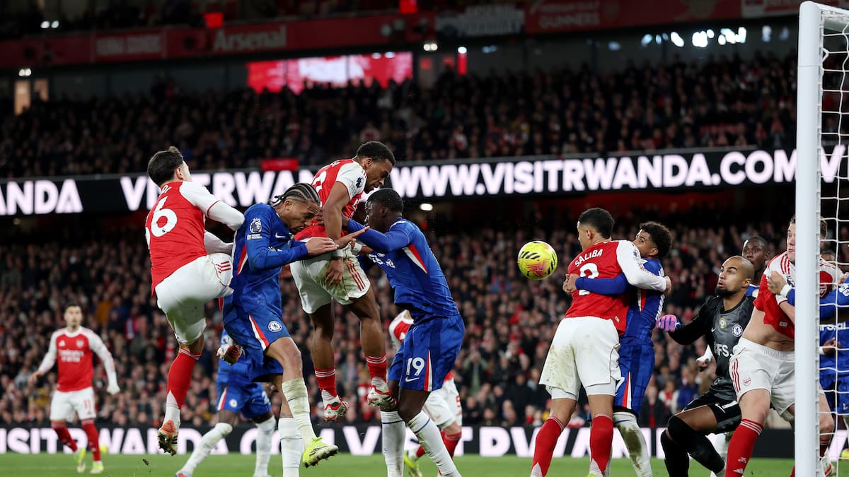 Arsenal corner Chelsea into submission, Manchester Utd climb to third