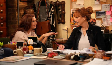 “Reba” cast reunites for first time in 19 years on “Happy's Place”, immediately prank call former co-star